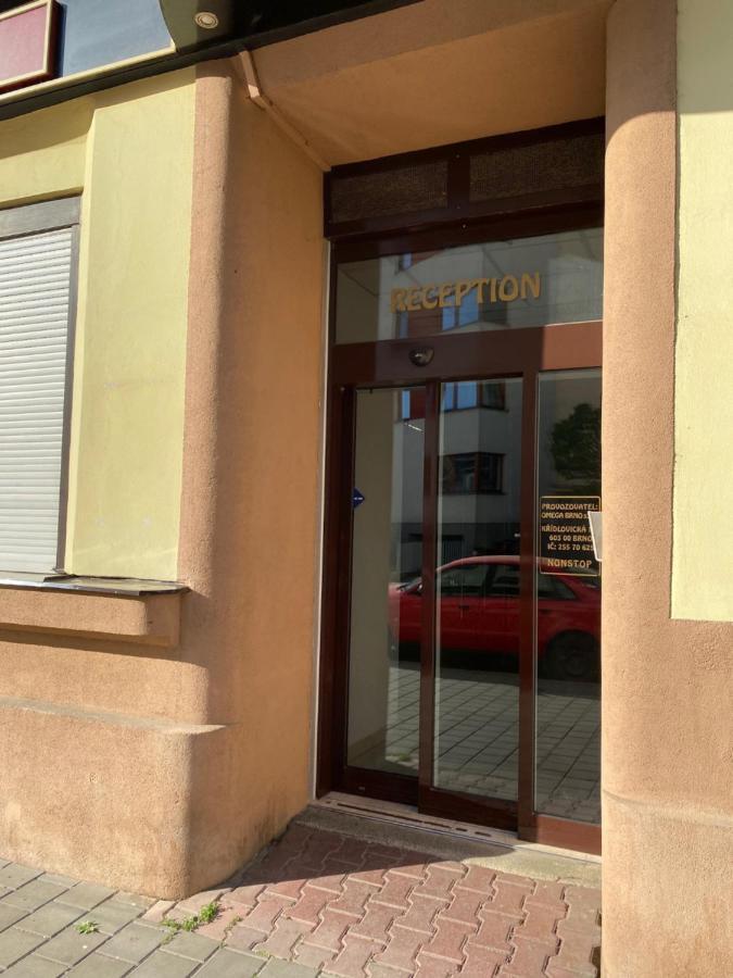 Hotel Omega Brno Buitenkant foto