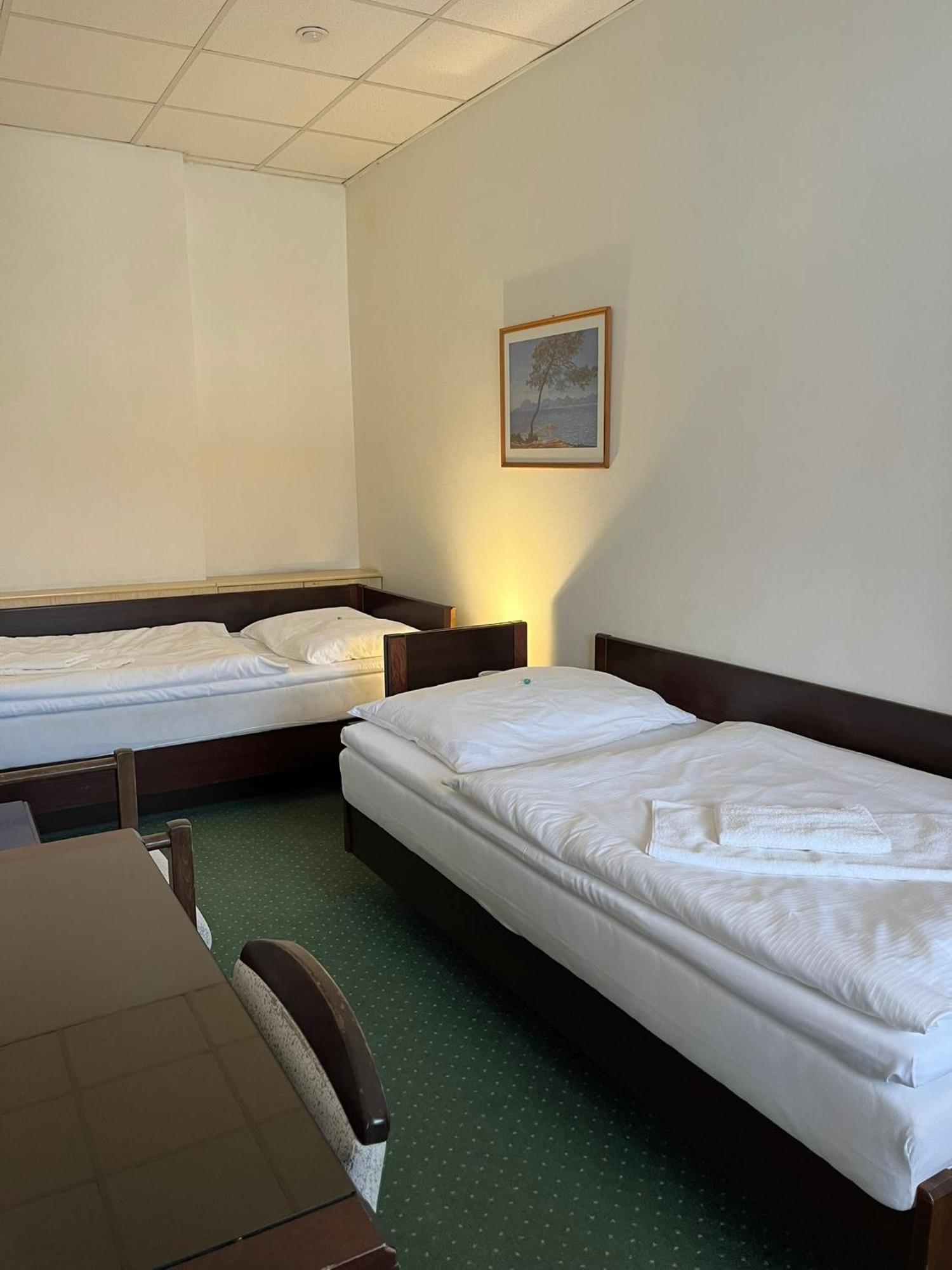Hotel Omega Brno Buitenkant foto