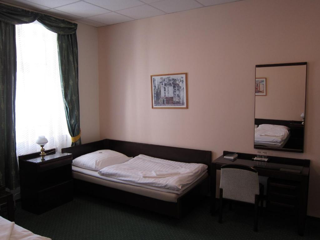 Hotel Omega Brno Buitenkant foto